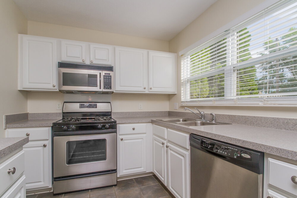 Building Photo - 1701 Stone Hollow Ct