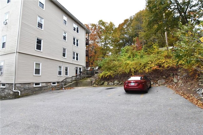 Building Photo - 818 Bernon St