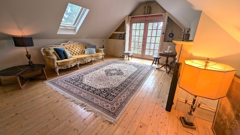 Building Photo - 3017 Knox Ave S