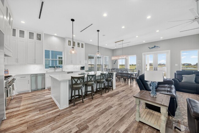 Building Photo - 3815 Seabreeze Ln