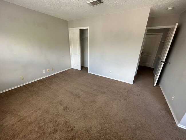 Building Photo - Application Received **MOVE-IN SPECIAL** A...