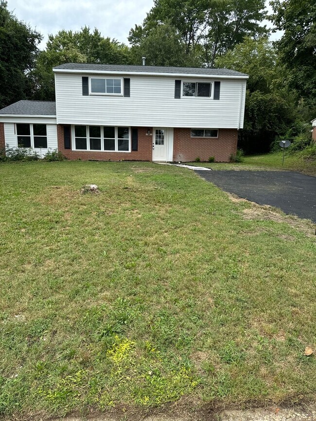 Primary Photo - 9302 Holbrook Dr