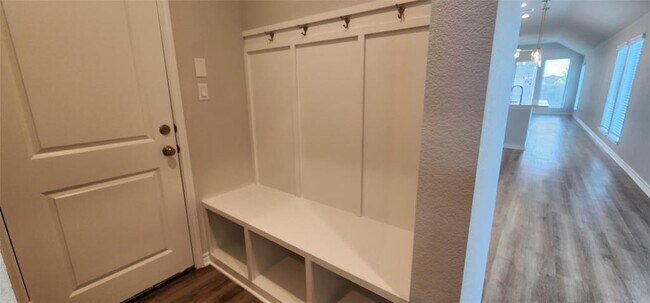 Building Photo - 100 Los Olives Ln