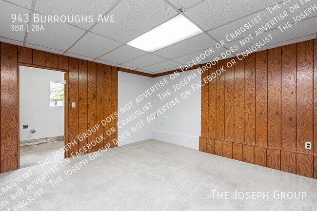 Building Photo - 943 Burroughs Ave