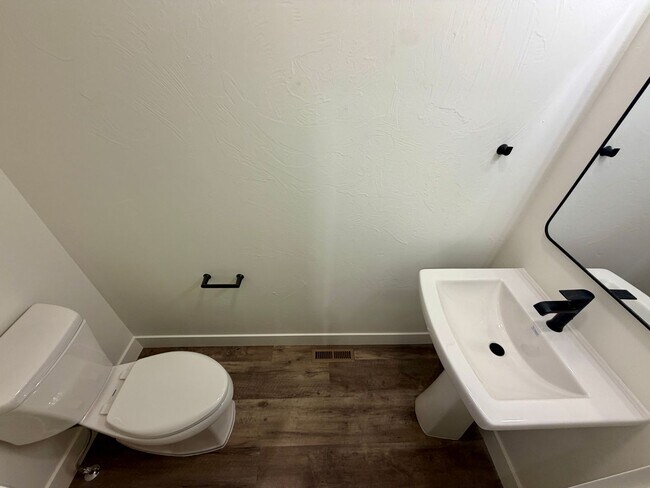 Building Photo - 3 B Raven Rdg Rd