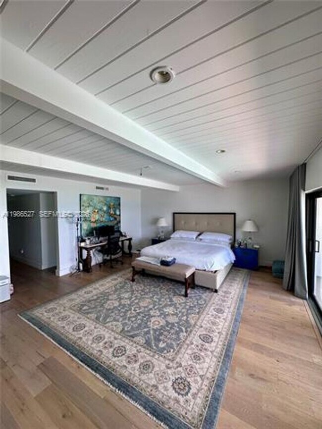 Building Photo - 166 Harbor Dr