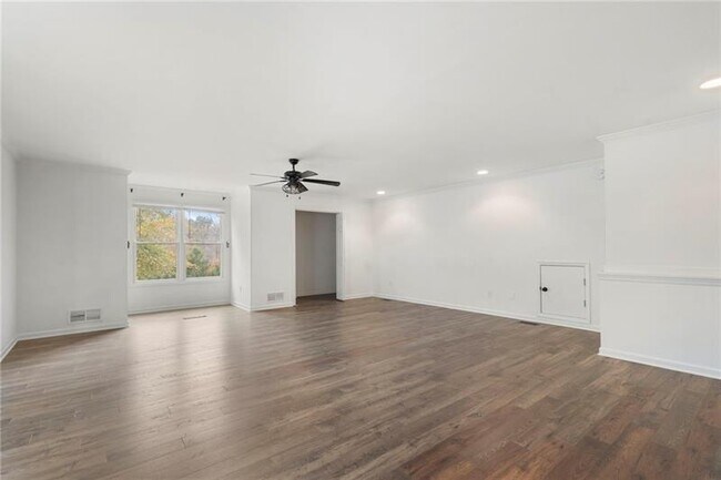 Building Photo - 3142 Chamblee Gap Rd