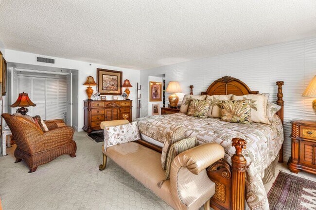 Building Photo - 374 Golfview Rd