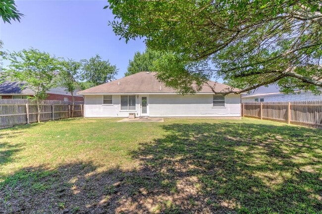 Building Photo - 1908 Quail Valley Dr
