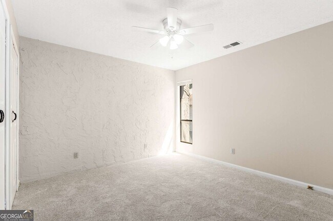 Building Photo - 510 E Ponce de Leon Ave