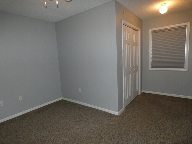 Building Photo - Beautiful Condo in Gladstone, MO