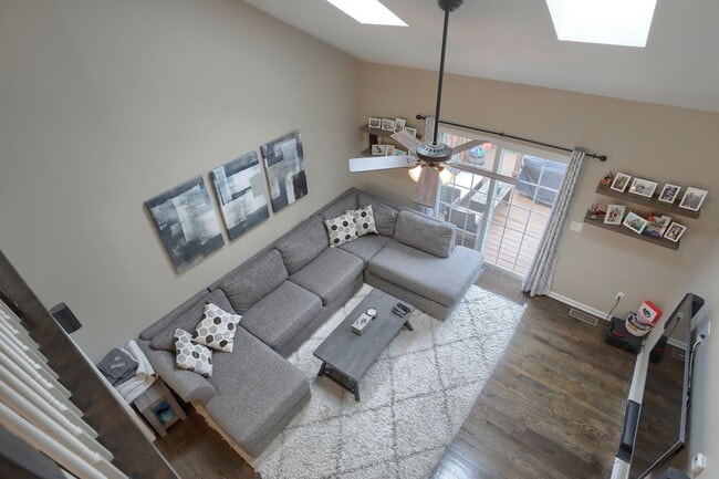 Building Photo - Modern and Convenient Hershey/Harrisburg Suburb Townhouse