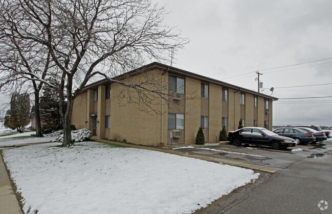 Building Photo - Lamplighter