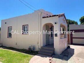 Building Photo - Back unit two bedroom home South Salinas!