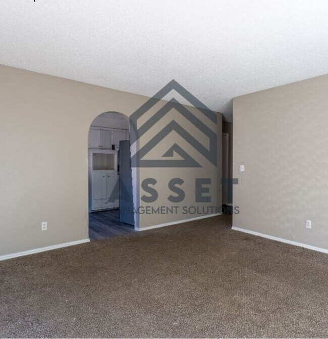 Building Photo - Charming 5 Bedroom Home Available for Lease or Rent to Own!