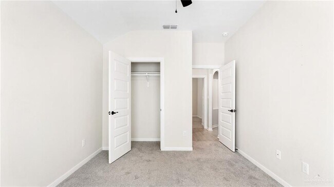 Building Photo - 921 W Yellow Bells St