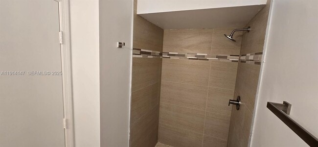 Building Photo - 10295 Hidden Springs Ct