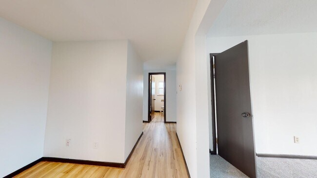 Building Photo - Parma - Ridgewood Lofts - 2 Bedroom - 1 Bath