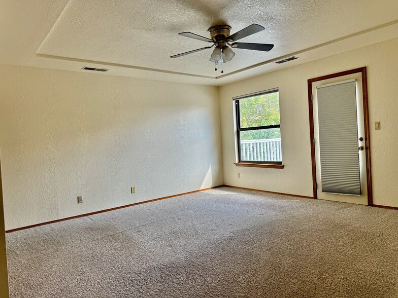 Master Bedroom - 5816 Lost Dutchman Ave NE