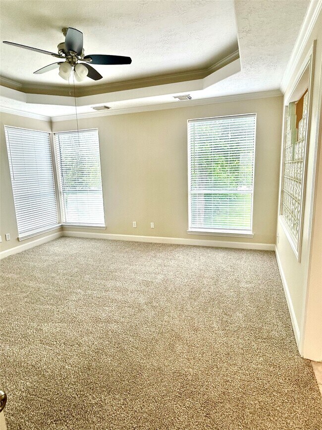 Building Photo - 807 Kipp Ave