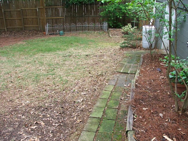 Building Photo - Cute 3 bedroom, 1 bath house in Homewood!