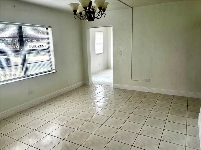 Building Photo - 14731 Harding Ln