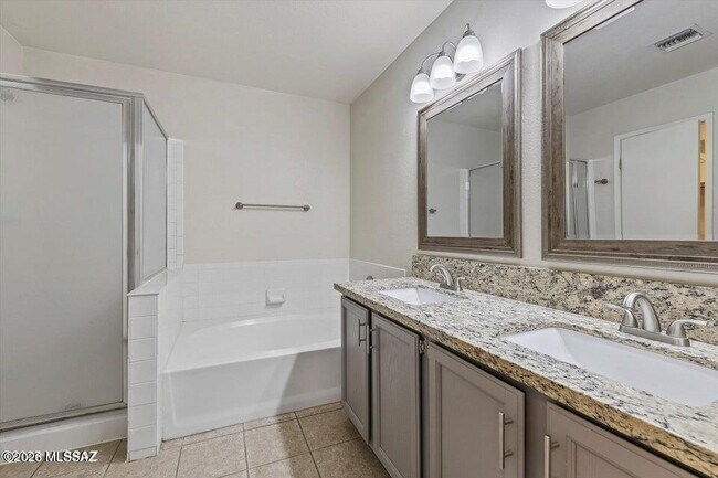 Building Photo - 8142 N Millwheel Pl