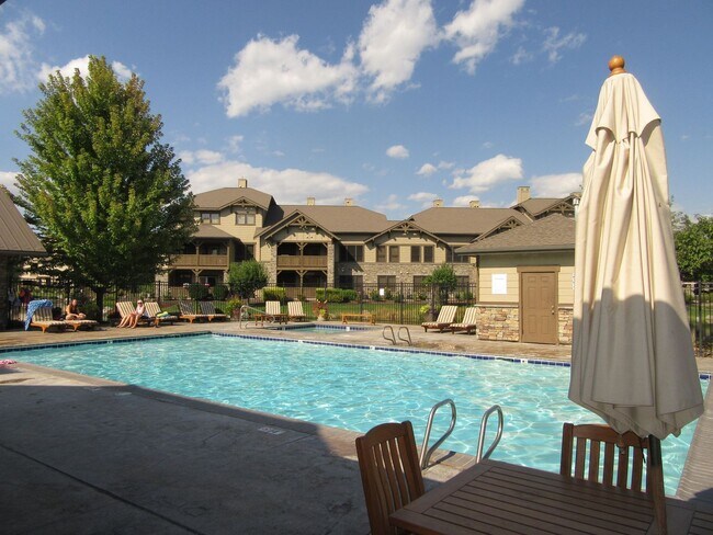 Building Photo - Delightful Monterra 2 Bed 2 Bath Condo wit...