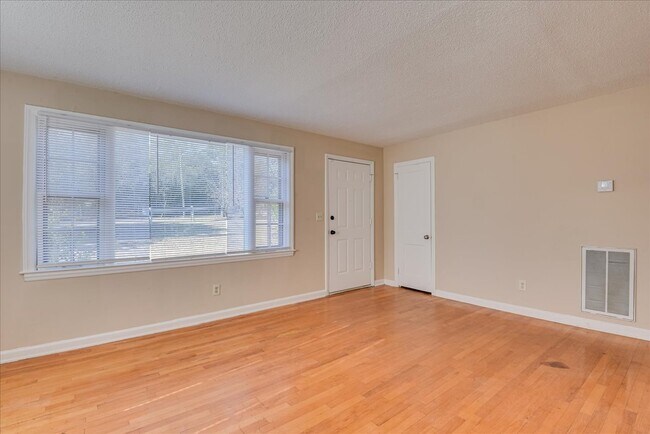 Building Photo - 1510 Heard Ave