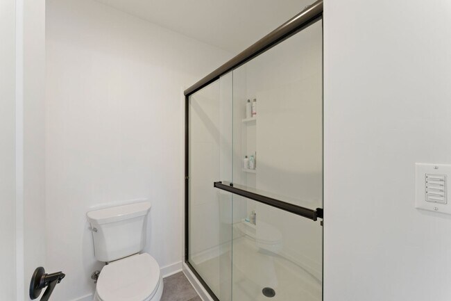 Building Photo - Pahlisch Townhome