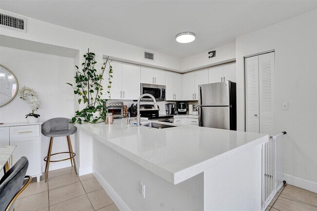 Building Photo - 2163 Renaissance Blvd