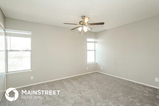 Building Photo - 804 Crabapple Dr