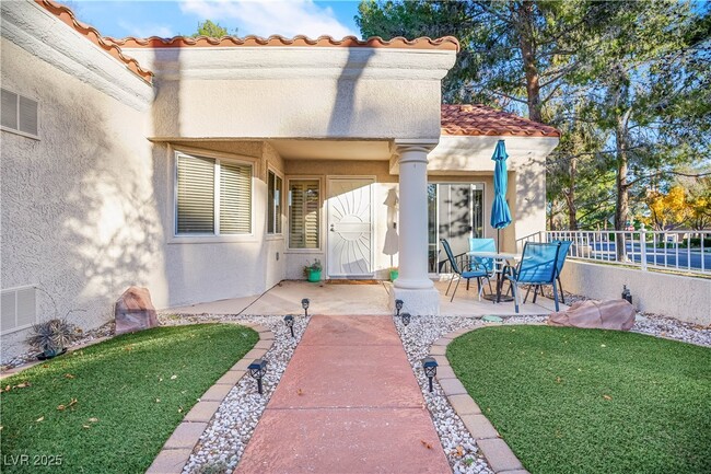 Building Photo - 2800 Linkview Dr