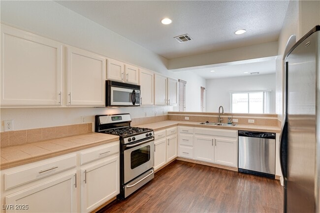 Building Photo - 4409 Santa Clarita Ave