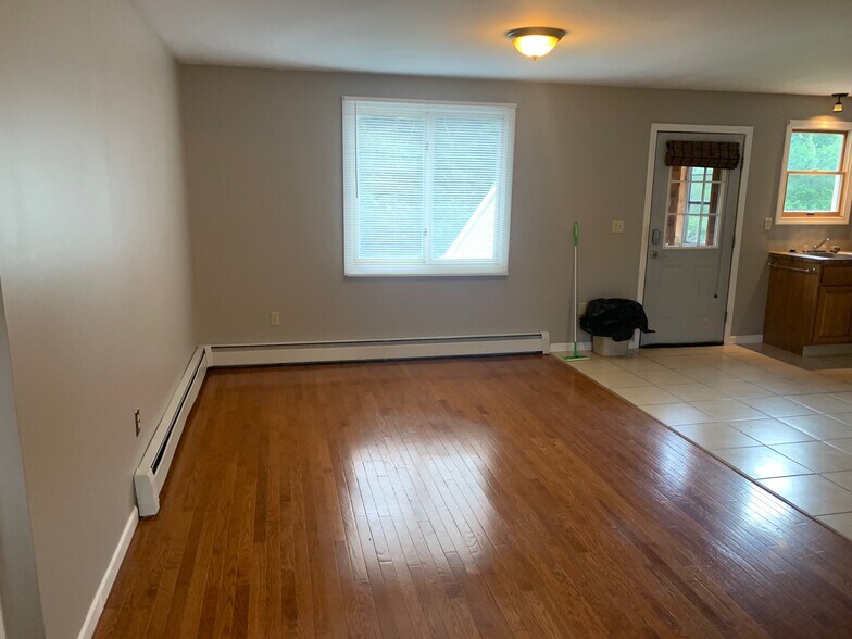 Building Photo - 448 Hazard Ave