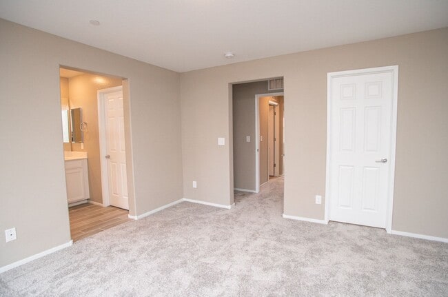 Building Photo - COMING SOON!! GorgeousTownhome in Summerlin