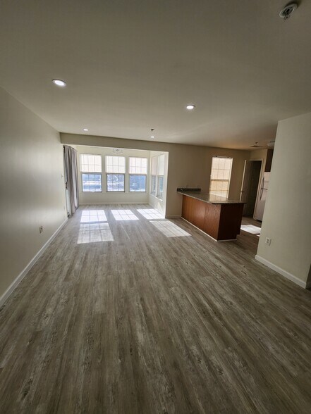 Living room - 7526 Coxton Ct