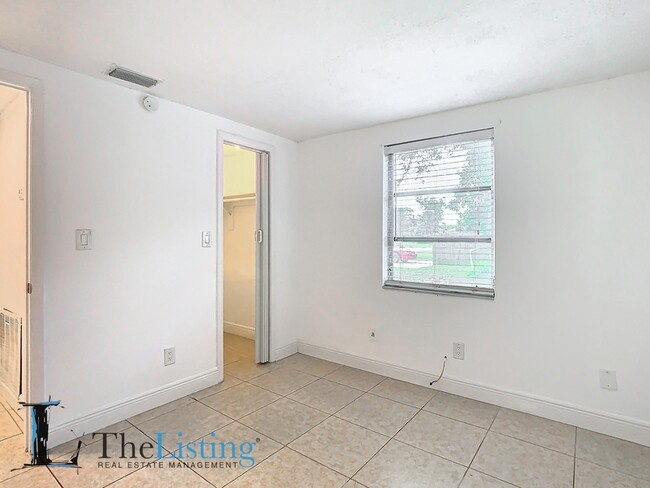 Building Photo - 1521 Swordbill Dr