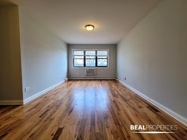 Building Photo - 1 bedroom in HIGHLAND PARK IL 60035