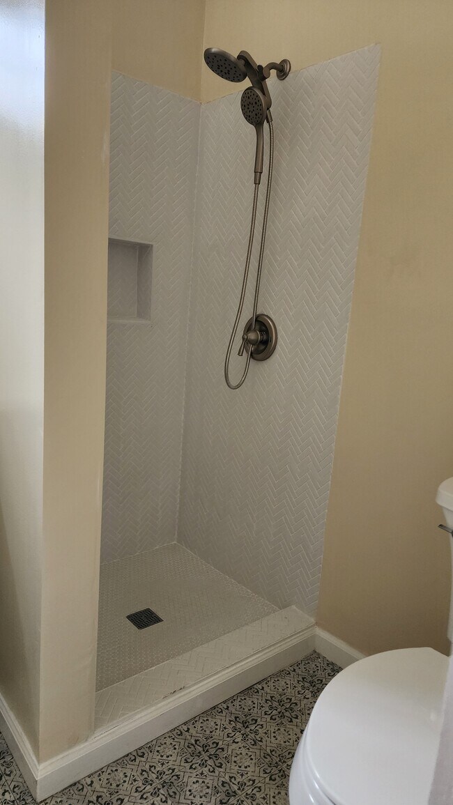 Building Photo - 2320 Cerritos Ave