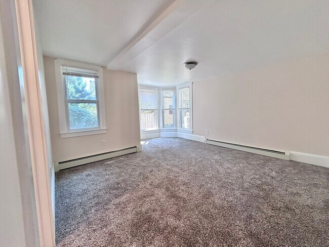 Building Photo - 32 Starr St