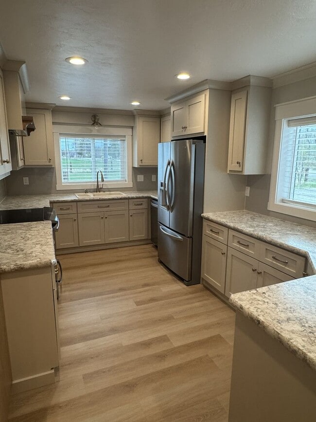 Building Photo - Completely Remodeled 4 Bed, 2 Bath Country Home – 1.5 Acres – Horse & Livestock Friendly!