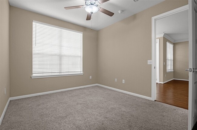 Building Photo - 7575 Kirby Dr