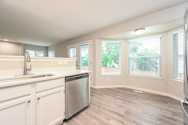 Building Photo - 9978 Deer Creek Ln