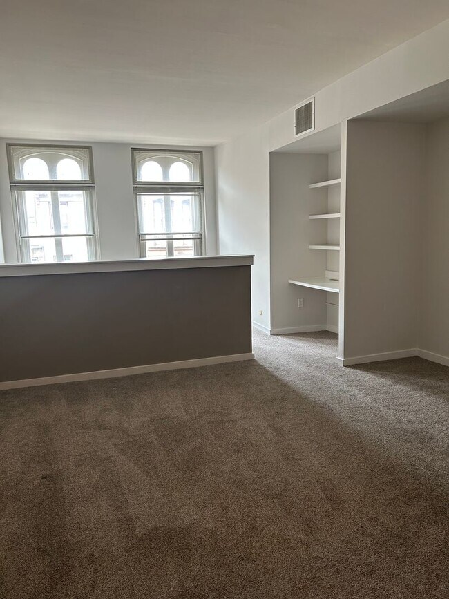 Building Photo - Welcome to Urban Elegance in the Heart of Historic Old City, Philadelphia