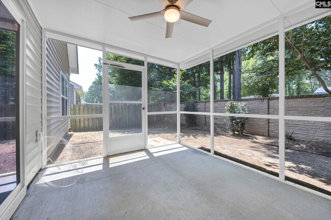 Building Photo - 161 Springhaven Dr