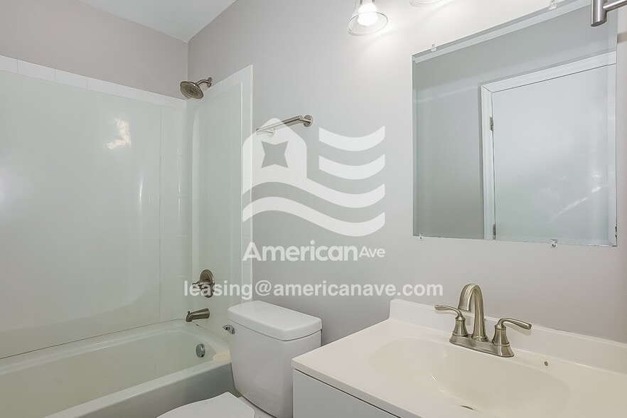 Building Photo - 1952 Williams Dr