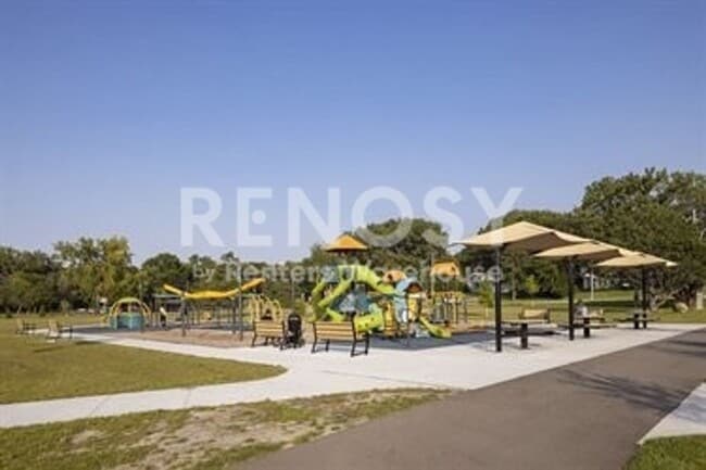 Building Photo - 1601 N Innsbruck Dr