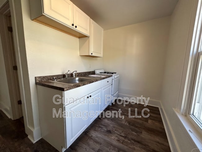 Building Photo - 108 N Buchanan St