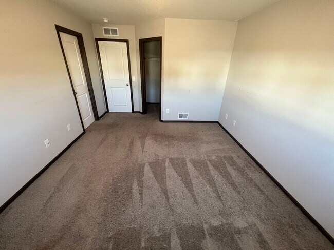Building Photo - 5207 Foxfield Dr NW